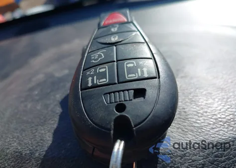 2012 Chrysler Town & Country Touring z USA, uszkodzony, nr VIN 2C4RC1BG4CR301251